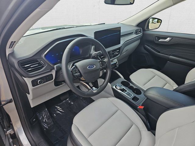 Used 2023 Ford Escape Platinum image 16