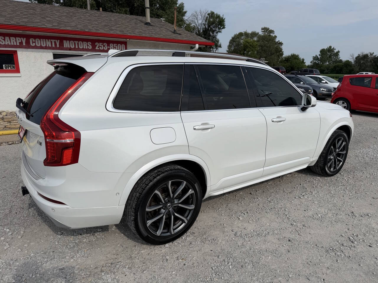 Used 2016 Volvo XC90 T6 Momentum w/ Momentum Plus Package AWD/4WD image 3