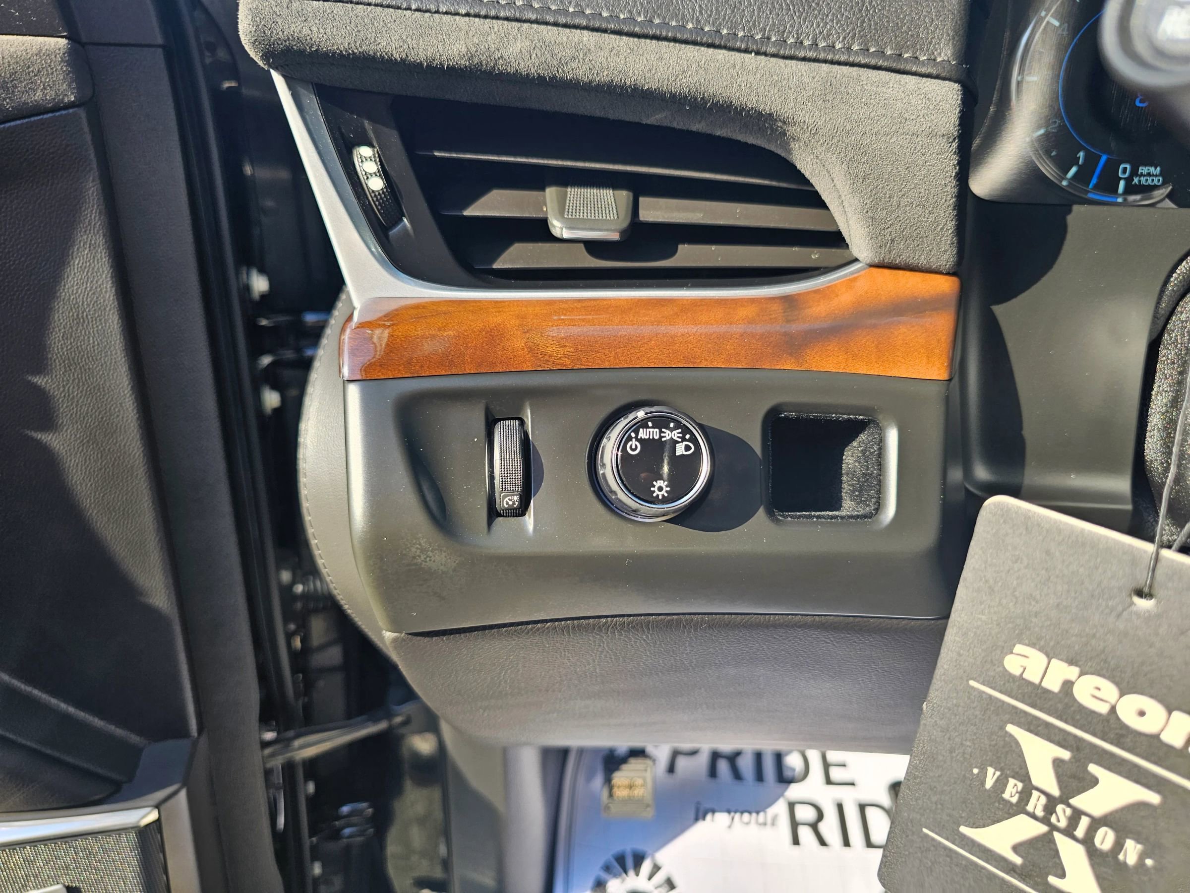 Used 2020 Cadillac Escalade Luxury RWD image 36