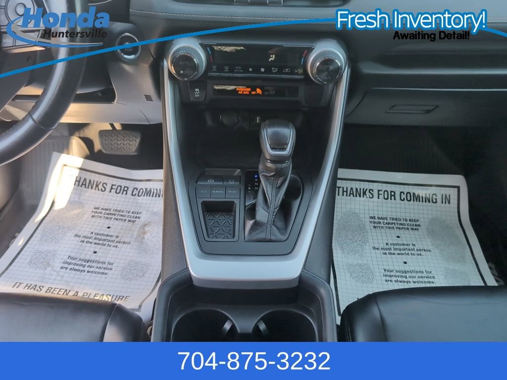 Used 2019 Toyota RAV4 XLE Premium image 18