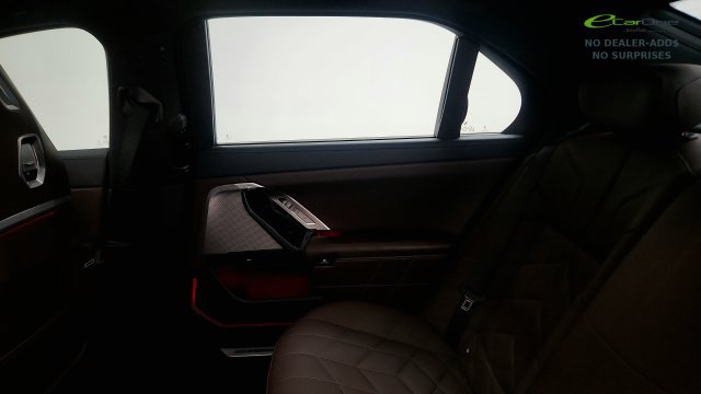 Used 2026 BMW 740i xDrive AWD/4WD image 43