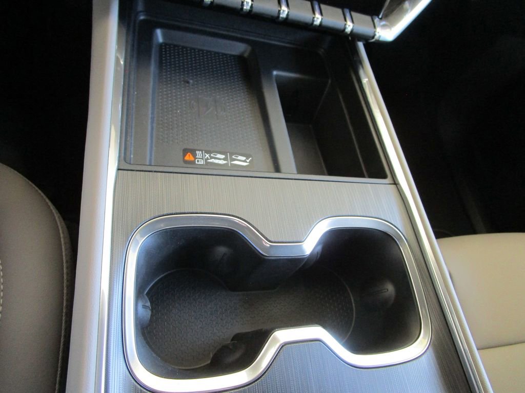 New 2026 GMC Acadia Elevation image 39