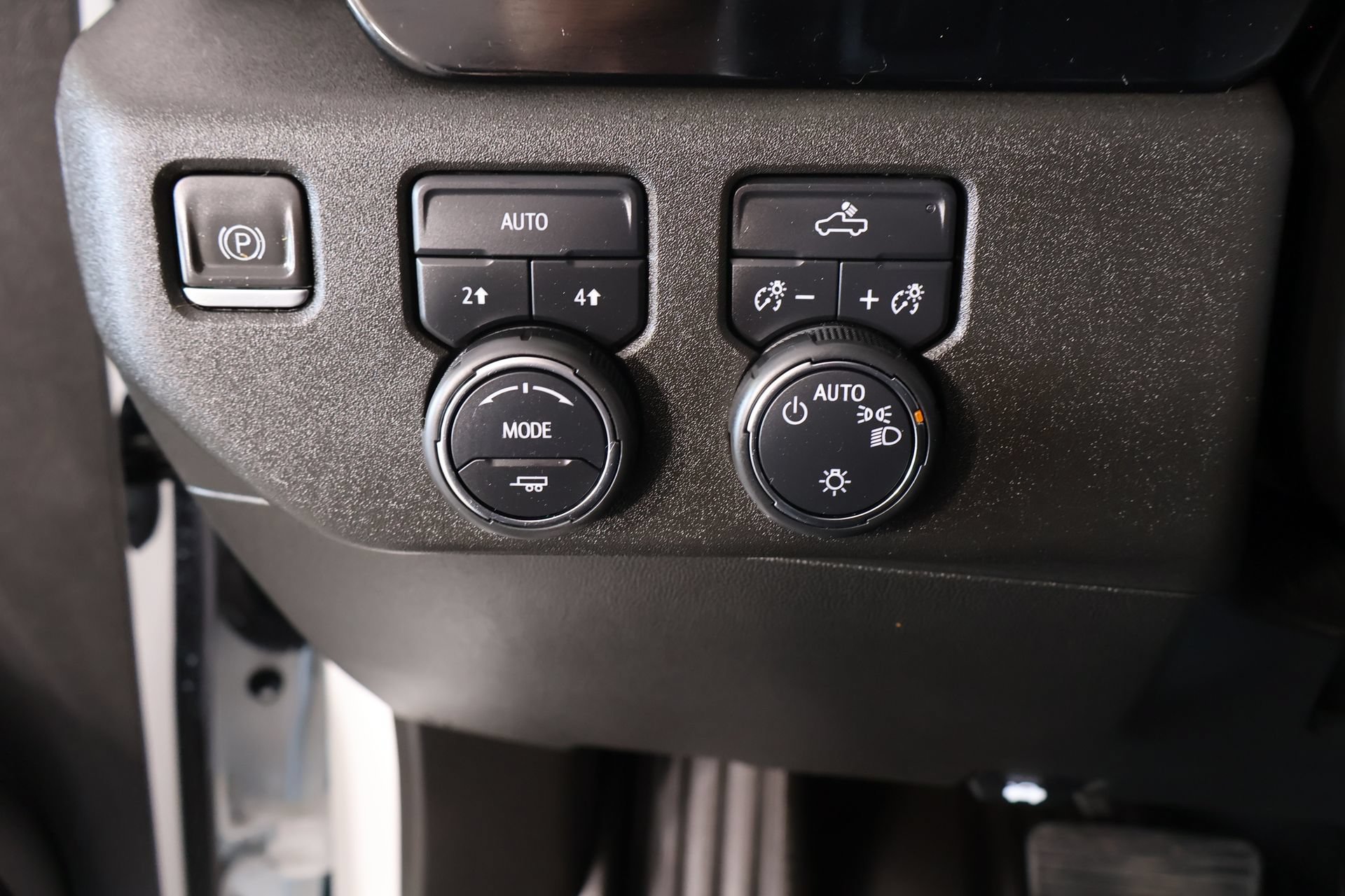 Used 2023 Chevrolet Silverado 1500 LT w/ Protection Package AWD/4WD image 8