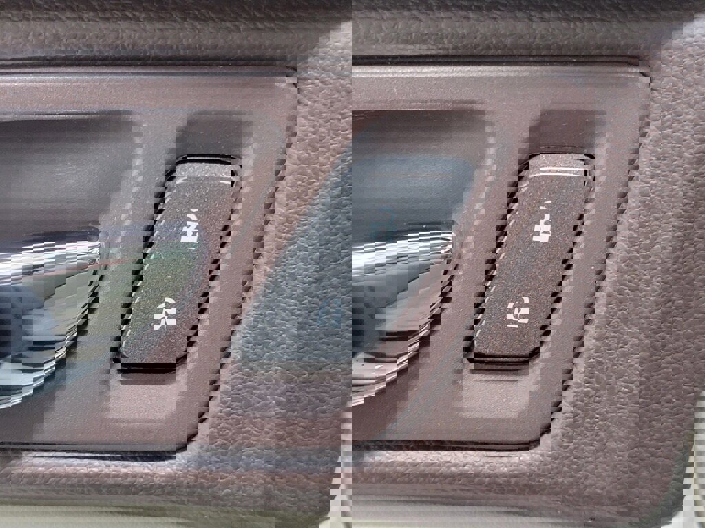 Used 2012 Cadillac SRX Premium FWD image 27