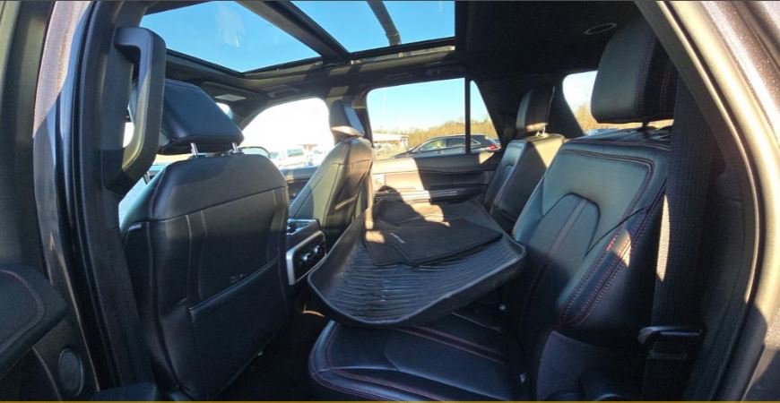 Used 2022 Ford Expedition Max Limited image 9