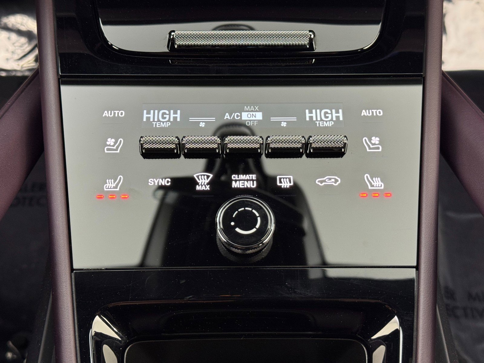 Used 2024 Porsche Cayenne Turbo AWD/4WD image 34