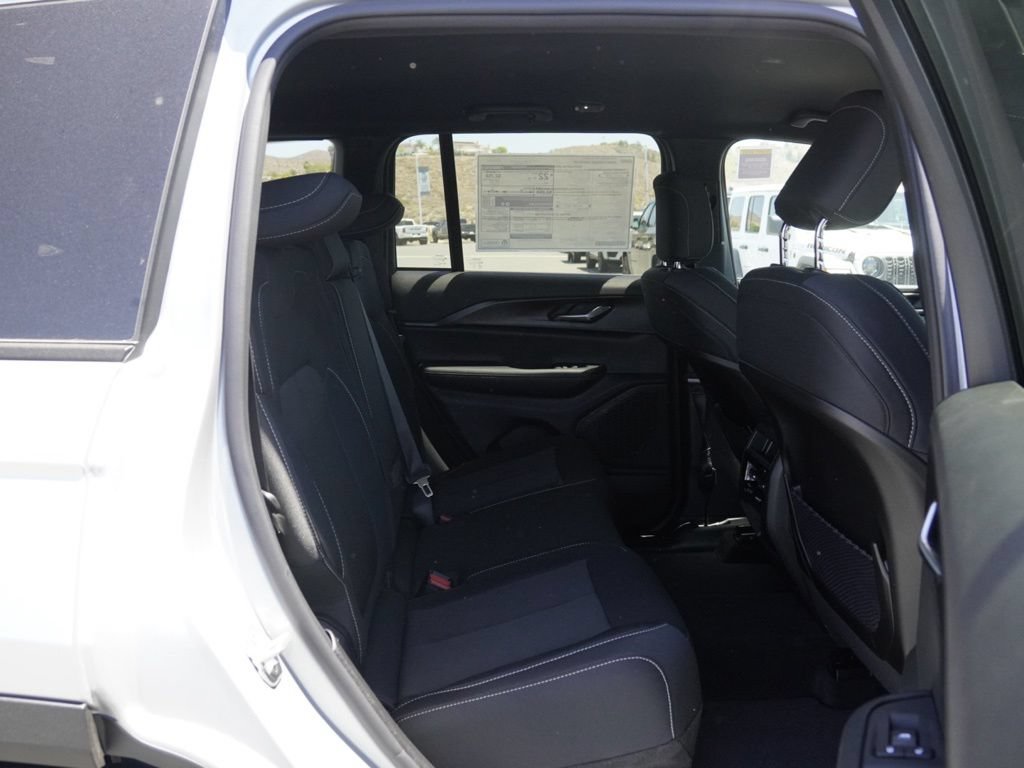 New 2026 Jeep Grand Cherokee Laredo RWD image 24