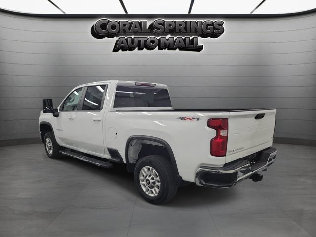 Used 2025 Chevrolet Silverado 2500 LT w/ Convenience Package AWD/4WD image 4