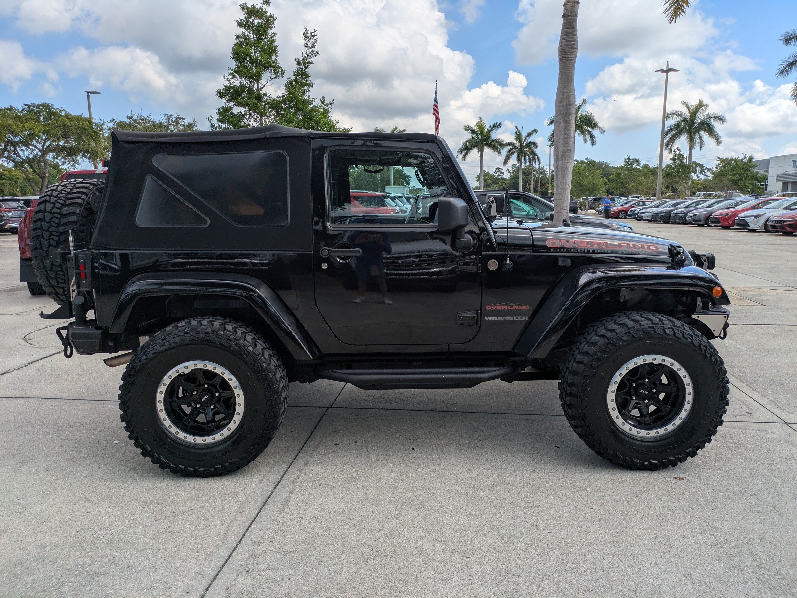 Used 2014 Jeep Wrangler Sahara w/ Connectivity Group AWD/4WD image 3