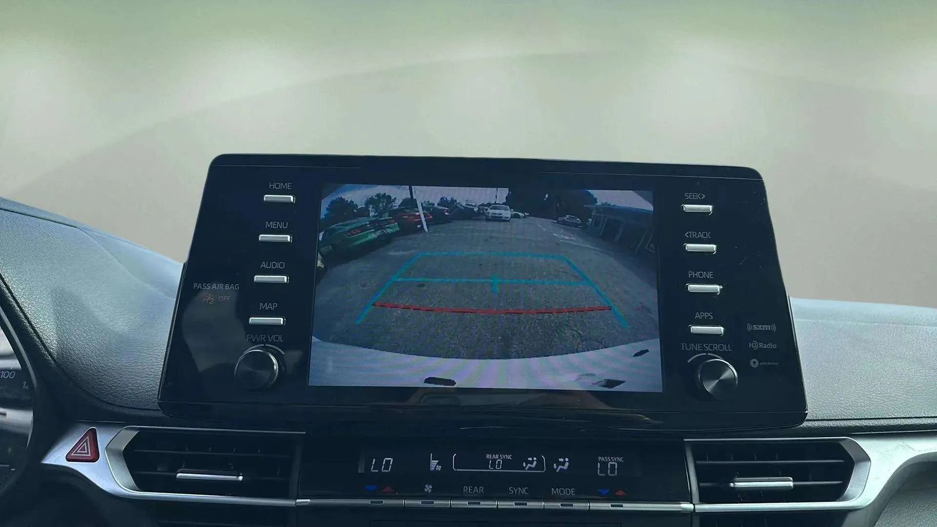 Used 2022 Toyota Sienna LE image 32