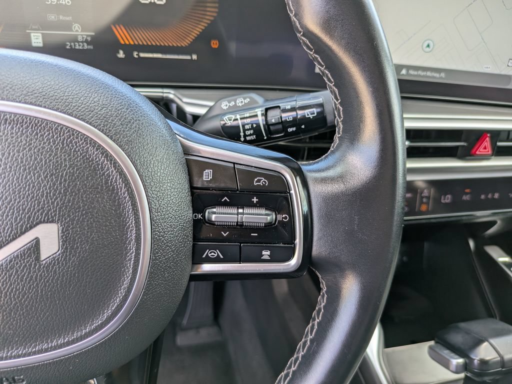 Certified 2025 Kia Sorento EX w/ Panoramic Sunroof Package FWD image 34