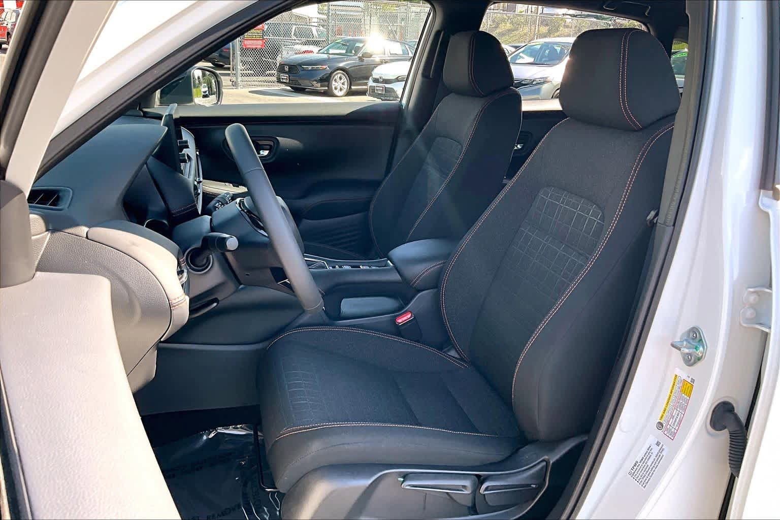 Used 2023 Honda HR-V Sport image 8