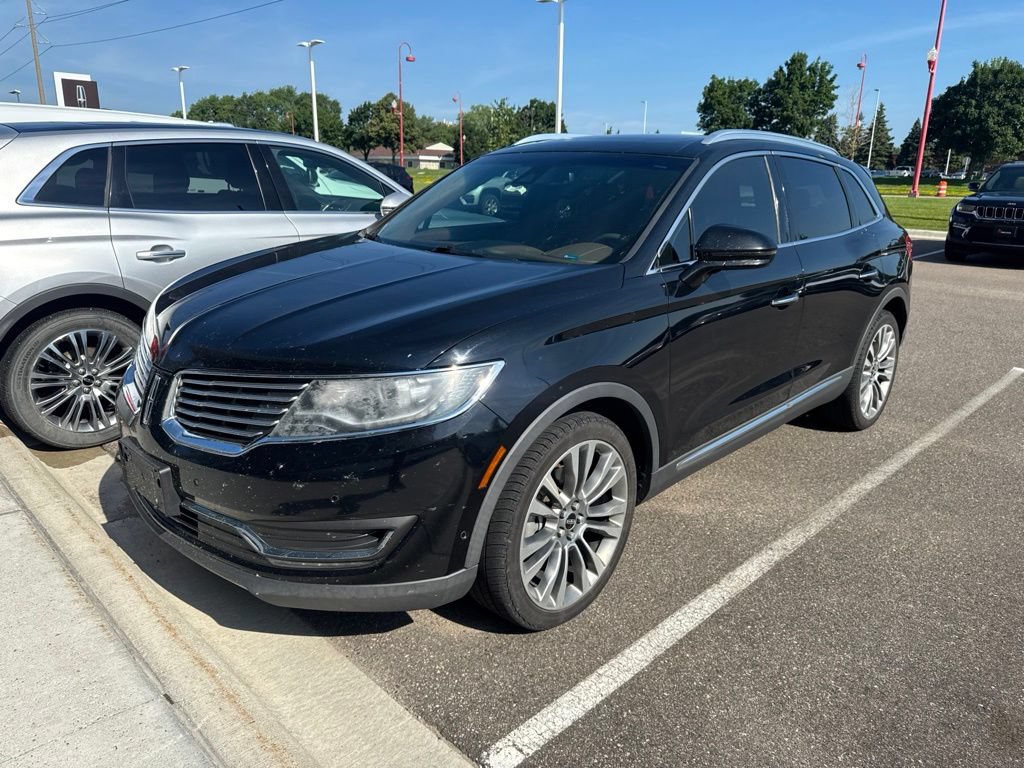 Used 2017 Lincoln MKX Reserve FWD image 3