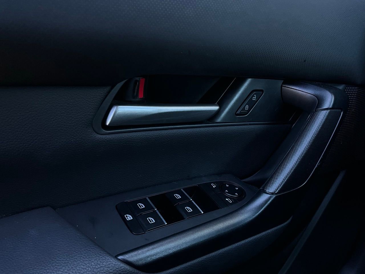 Used 2025 MAZDA CX-50 AWD 2.5 S w/ Premium Package image 22