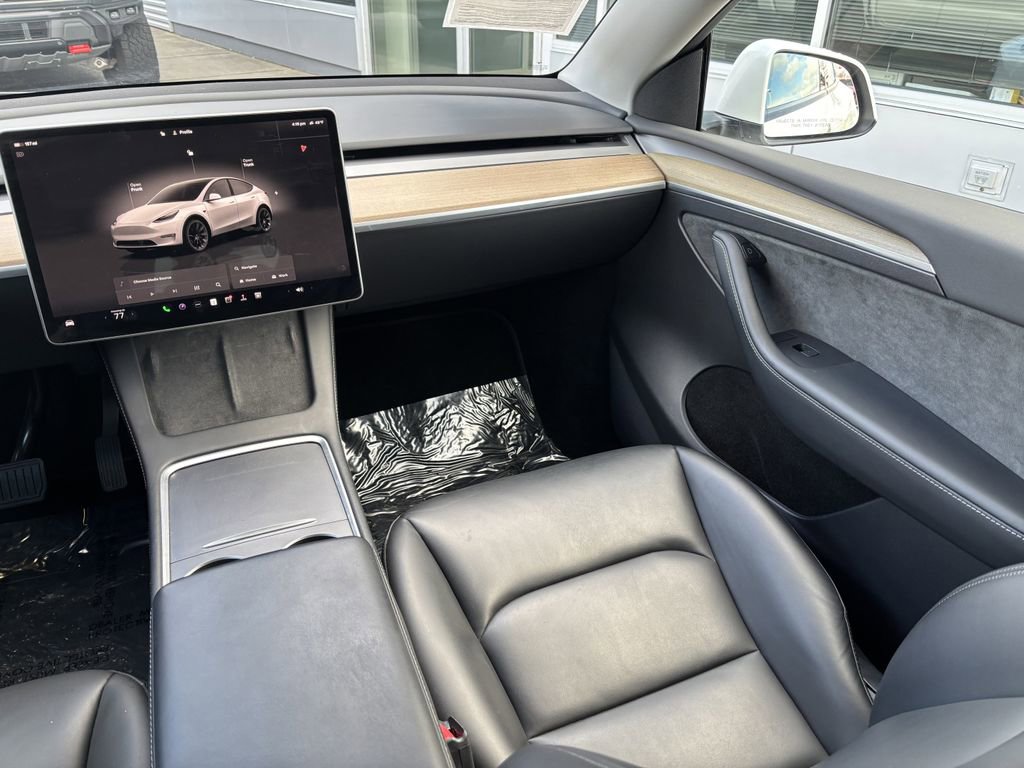 Used 2023 Tesla Model Y Long Range image 20