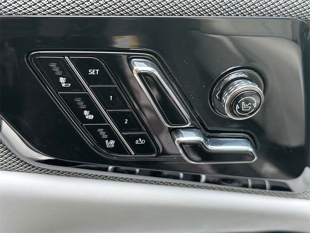 New 2026 Cadillac Optiq Luxury 2 image 22