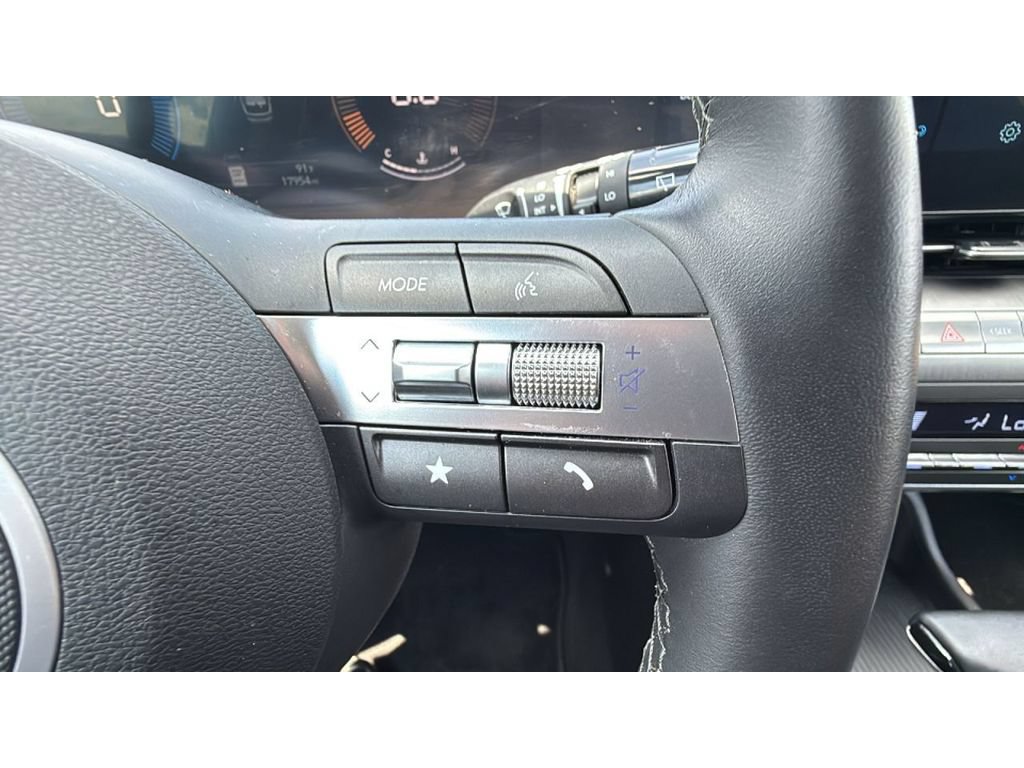 Used 2024 Hyundai Kona SEL AWD/4WD image 25