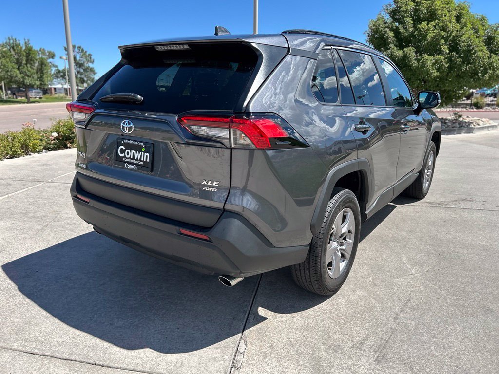 Used 2025 Toyota RAV4 XLE AWD/4WD image 8