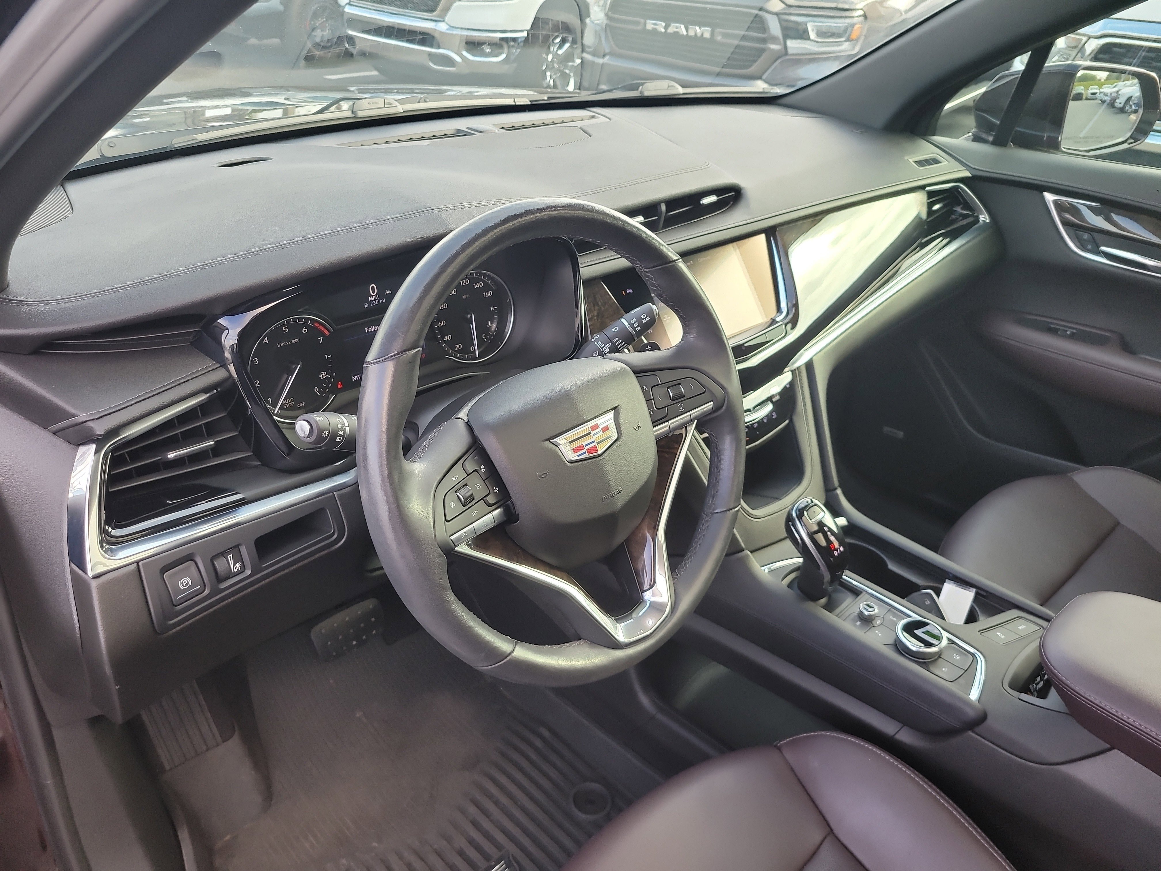 Used 2020 Cadillac XT6 Premium Luxury FWD image 21