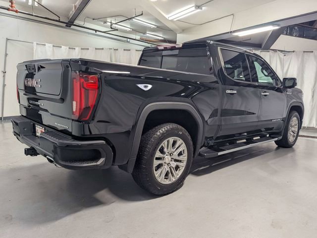 Used 2023 GMC Sierra 1500 Denali w/ Technology Package AWD/4WD image 3
