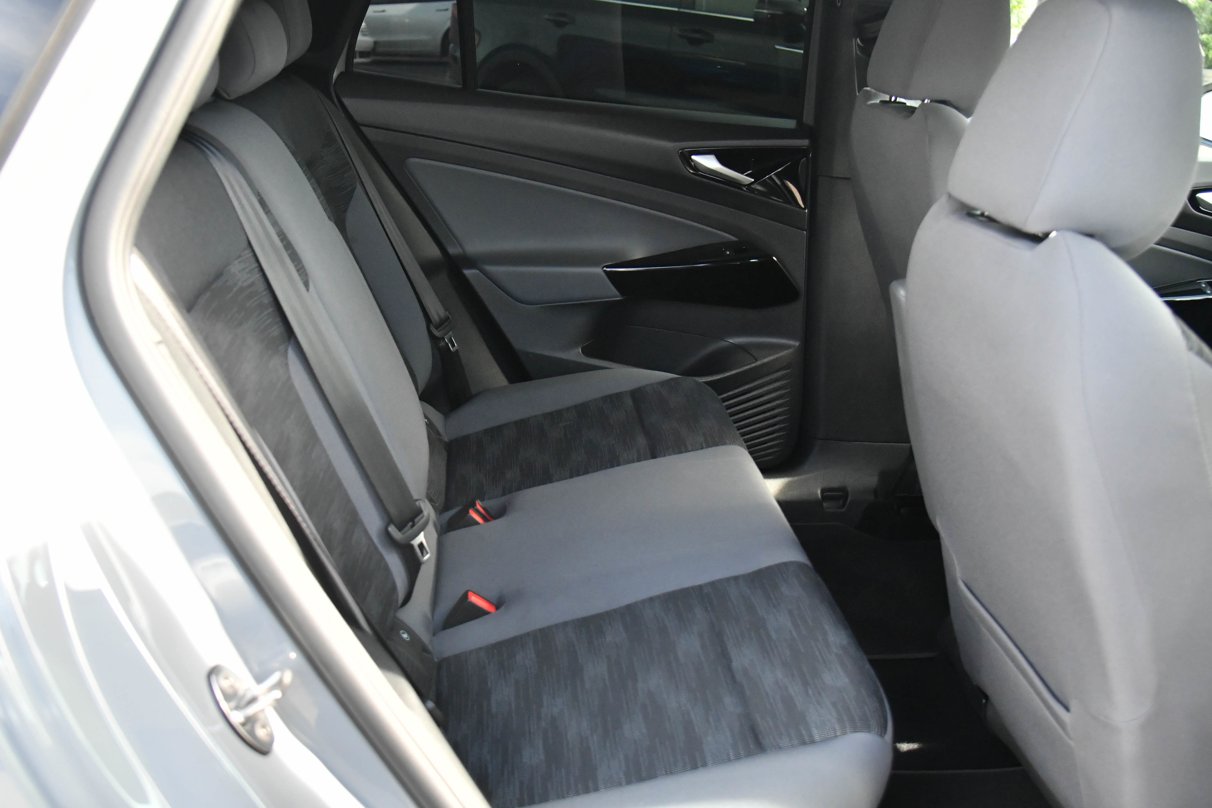 Used 2021 Volkswagen ID.4 Pro image 43