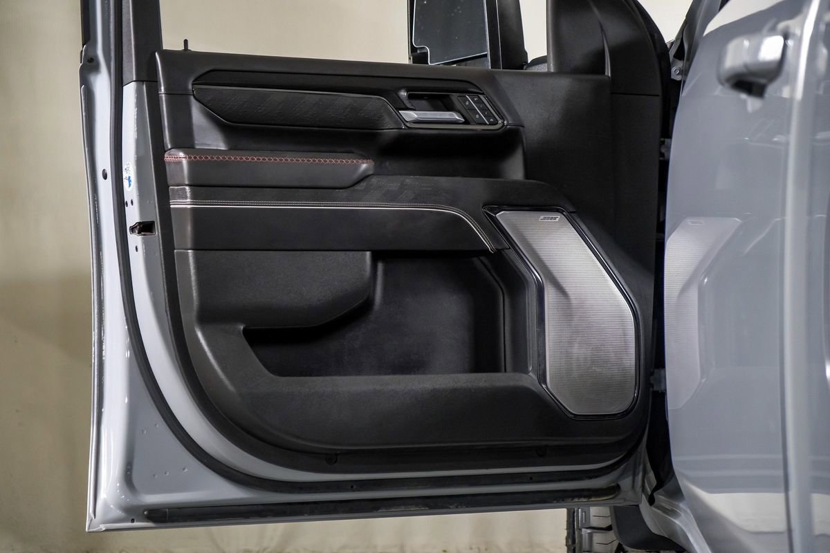 Used 2024 GMC Sierra 2500 AT4X image 33