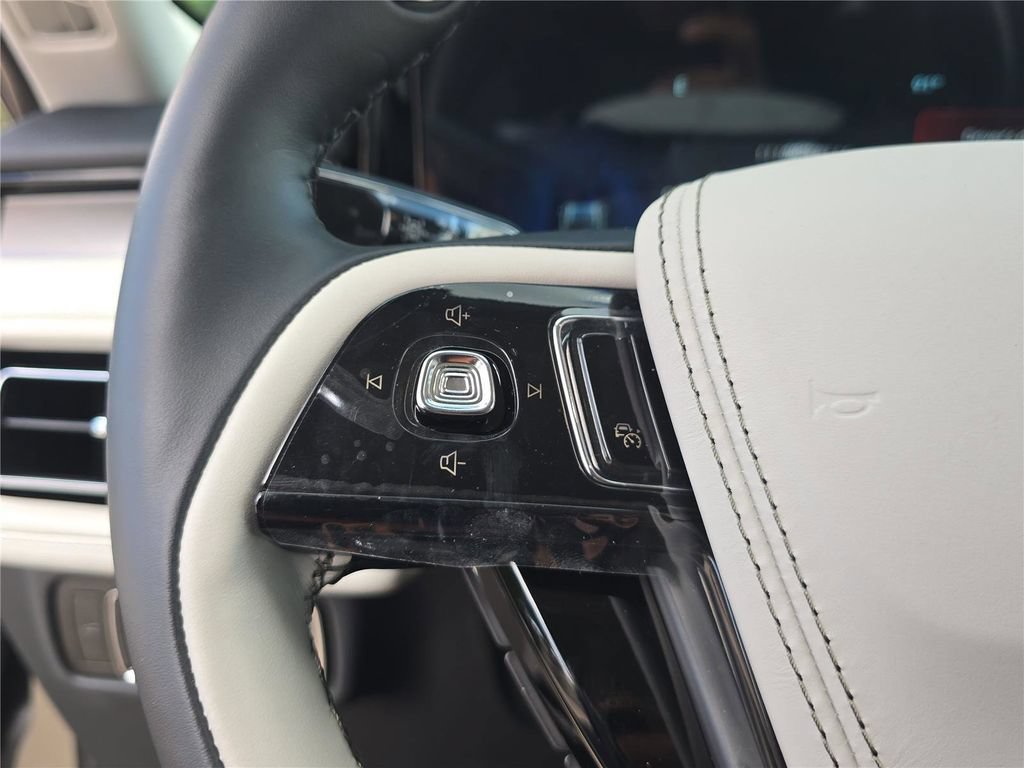 New 2026 Lincoln Aviator 2WD image 23