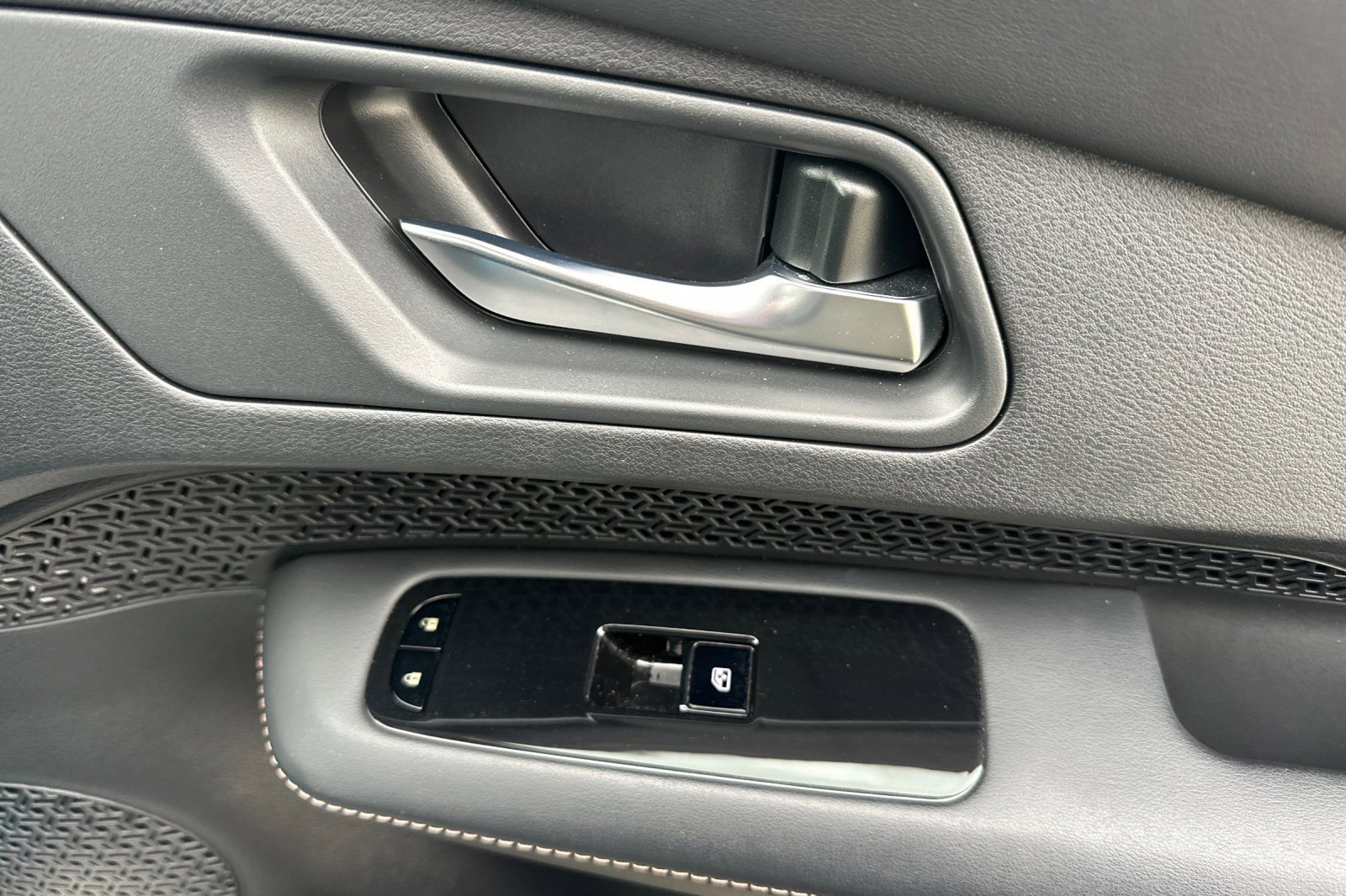 Certified 2024 Nissan Ariya AWD image 20