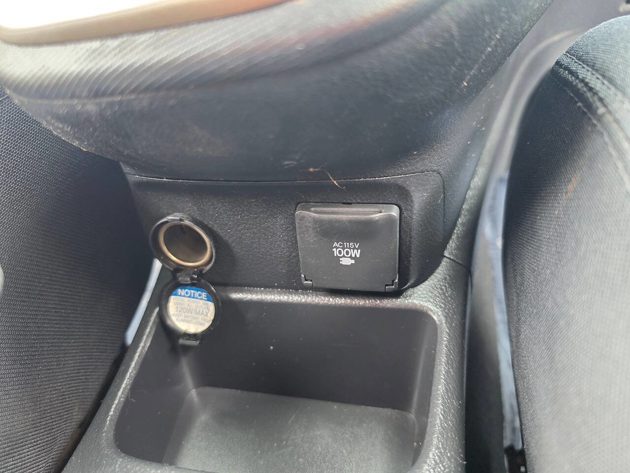 Used 2009 Pontiac Vibe w/ Preferred Package FWD image 42