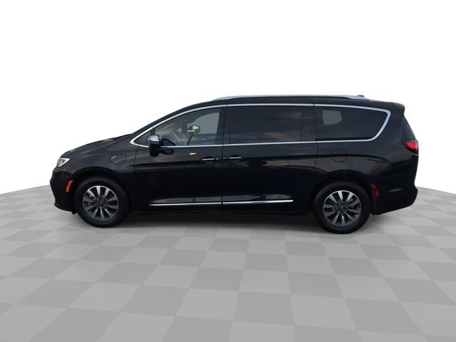 Used 2021 Chrysler Pacifica Limited w/ Uconnect Theater Family Group image 5