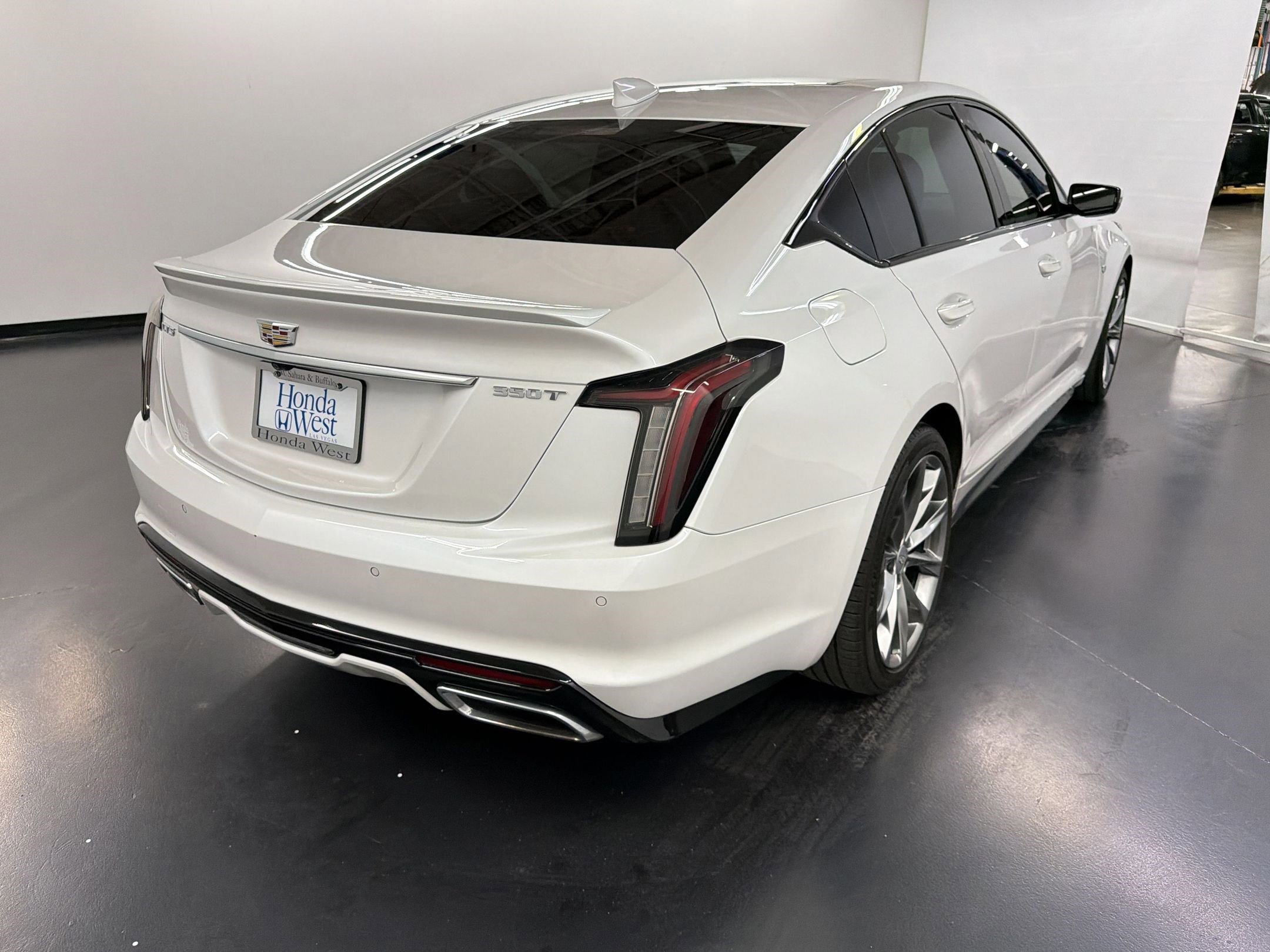 Used 2023 Cadillac CT5 Sport w/ Climate Package image 9