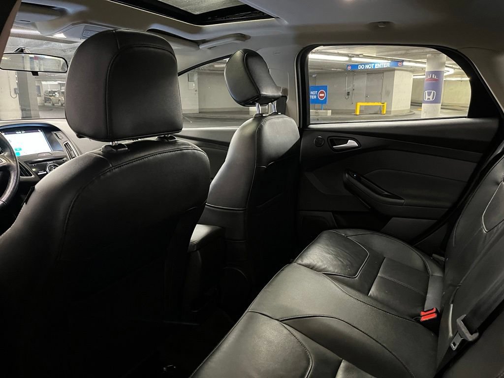 Used 2017 Ford Focus Titanium FWD image 21
