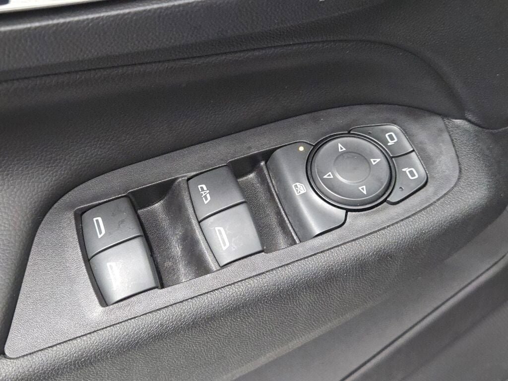 Used 2019 Chevrolet Equinox LT image 23