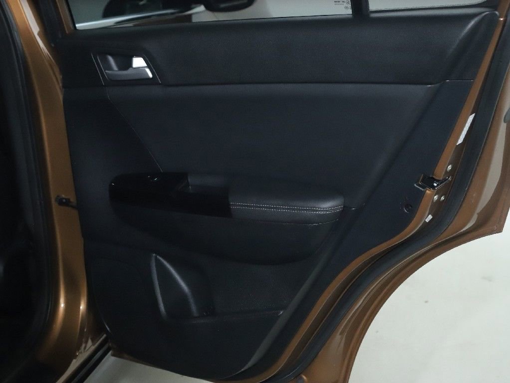 Used 2021 Kia Sportage EX w/ EX Technology Package image 35