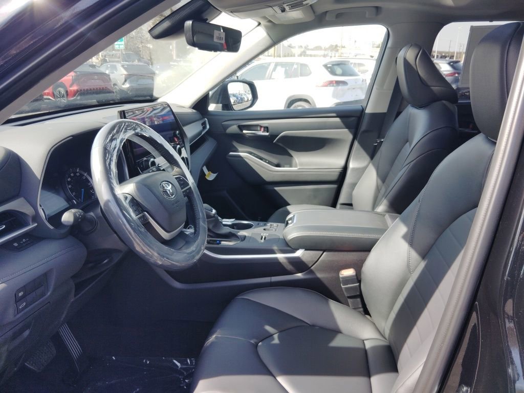 New 2026 Toyota Highlander XLE image 7