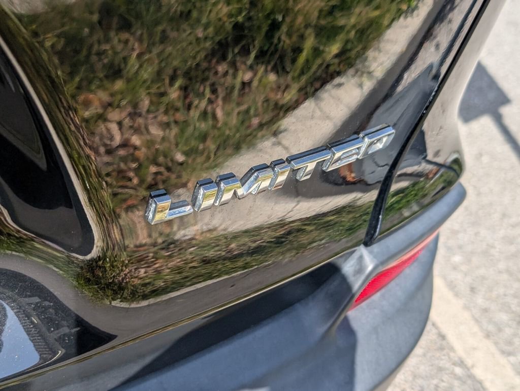 Used 2019 Jeep Cherokee Limited image 16