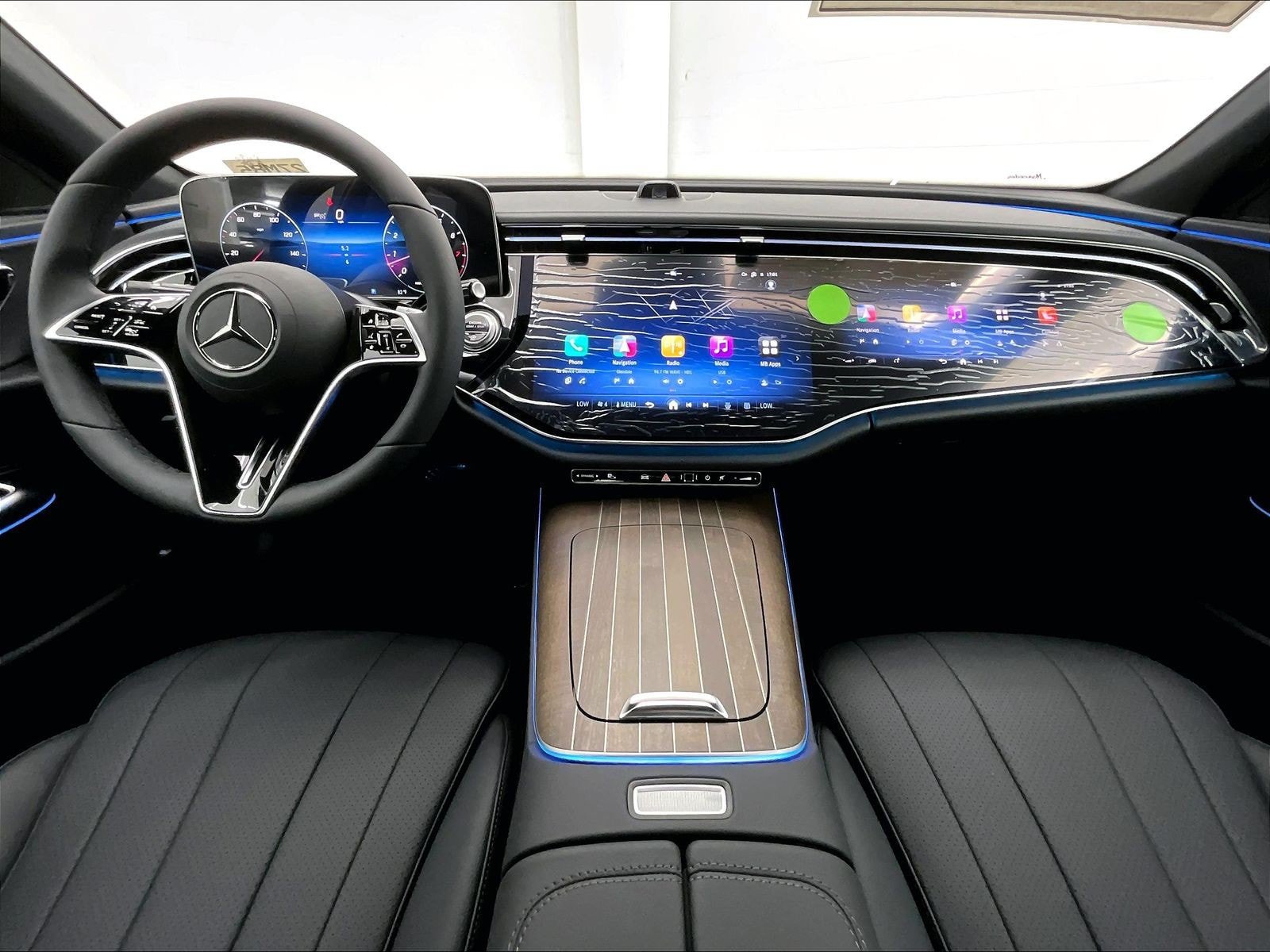 New 2027 Mercedes-Benz E 450 4MATIC Sedan image 4