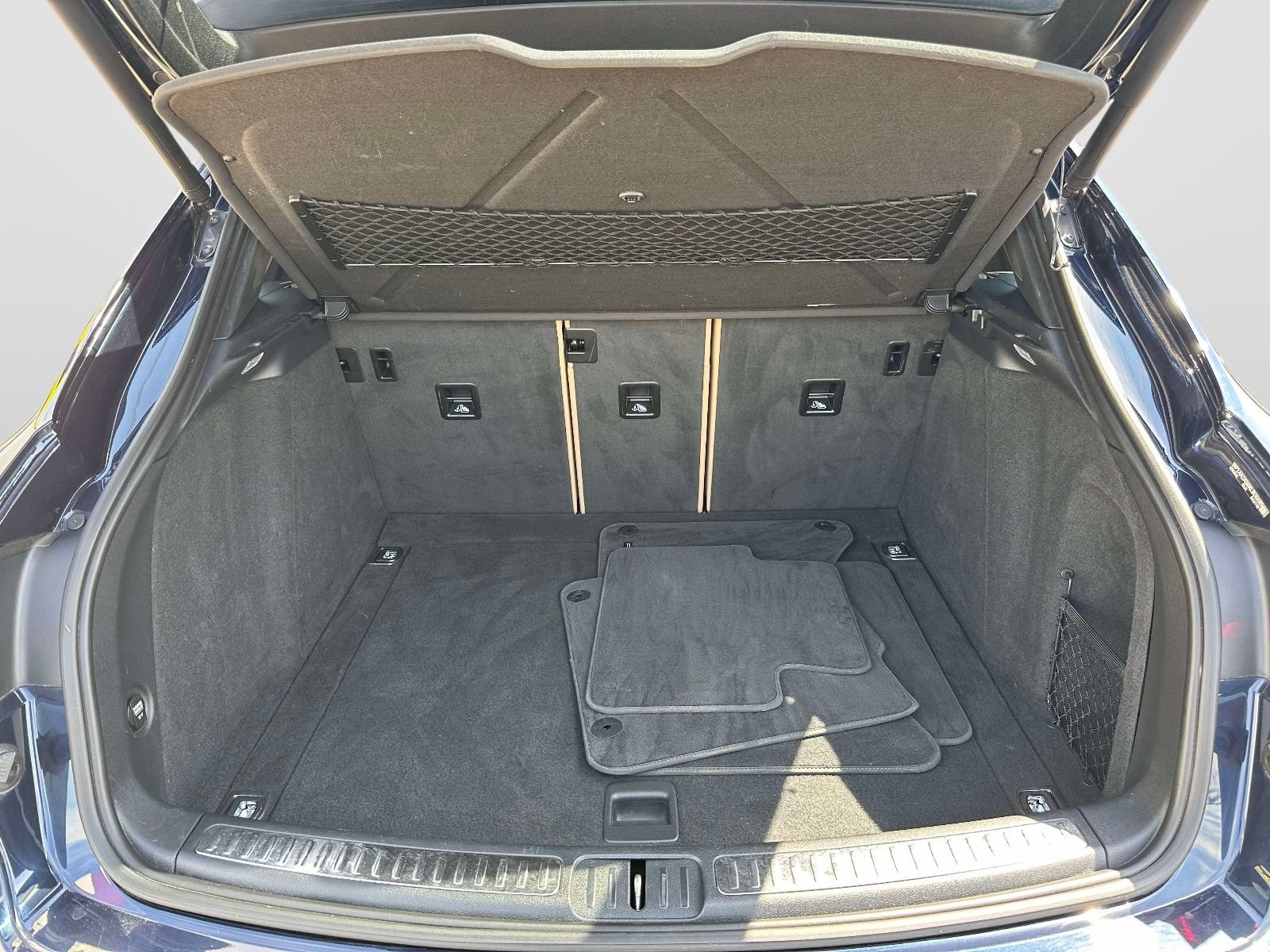 Used 2019 Porsche Macan AWD/4WD image 11