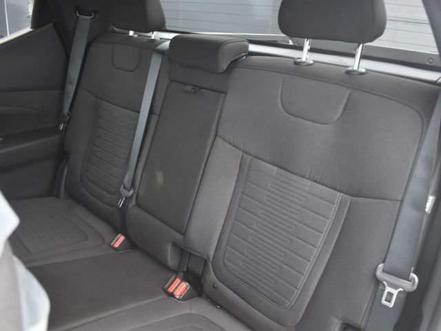 Used 2025 Hyundai Santa Cruz SE FWD image 19