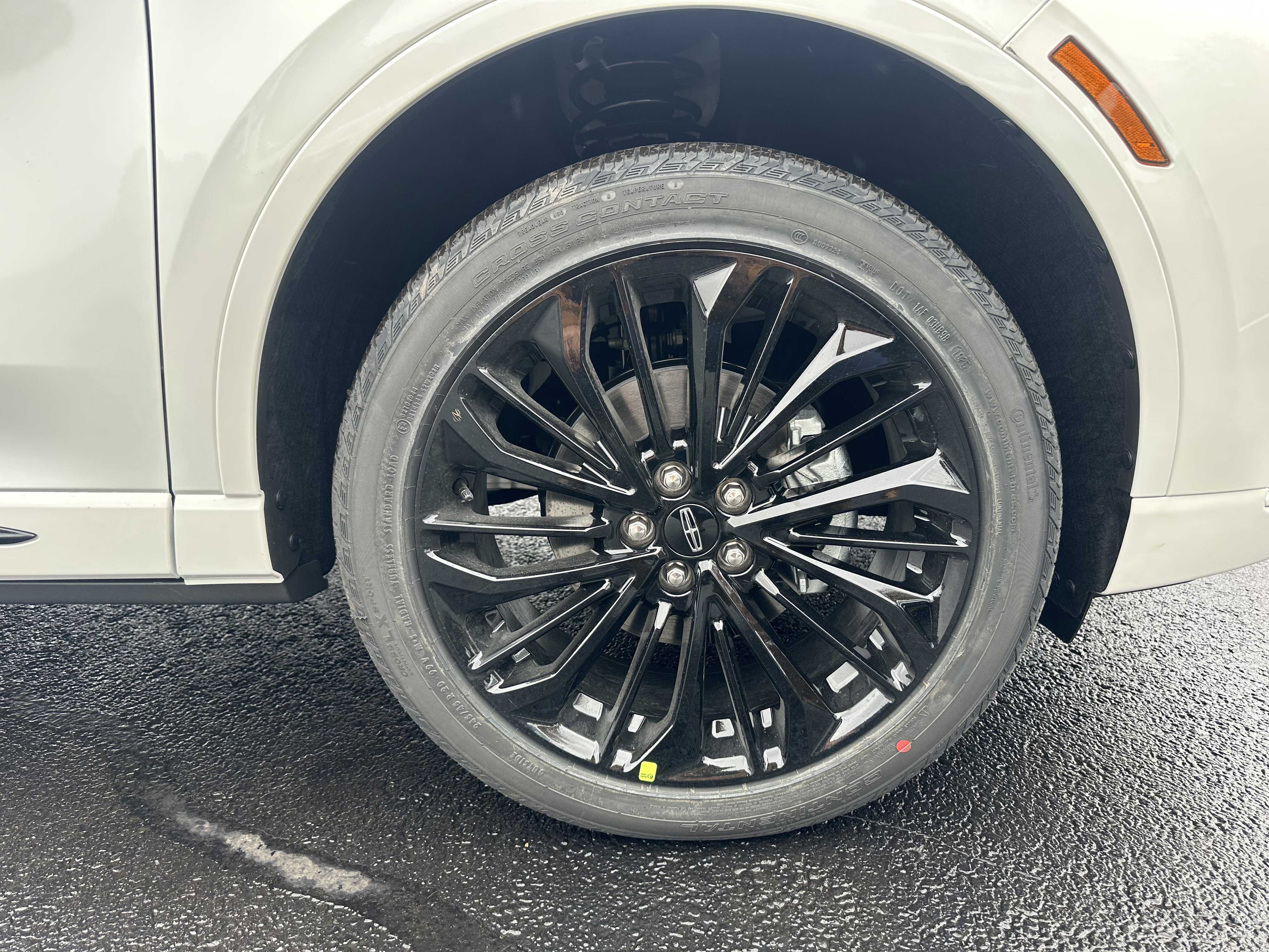 New 2026 Lincoln Corsair Premiere image 8