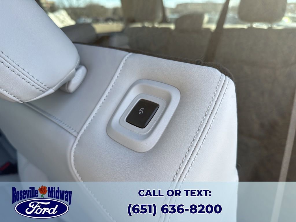 Used 2025 Ford Expedition Platinum image 37