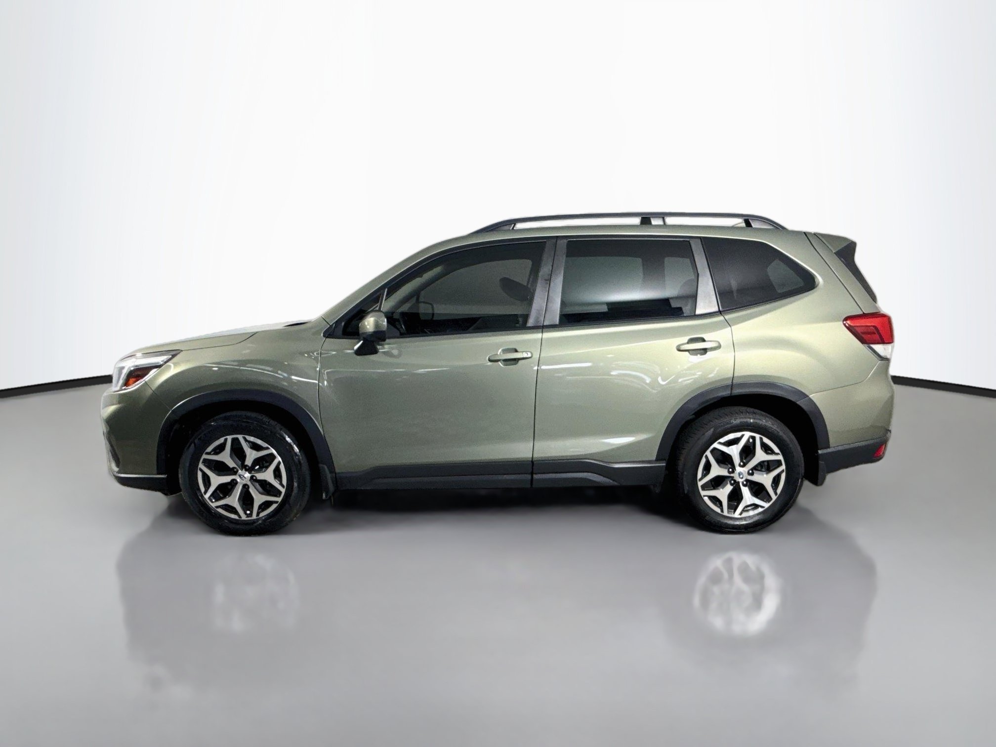 Used 2020 Subaru Forester Premium AWD/4WD image 6