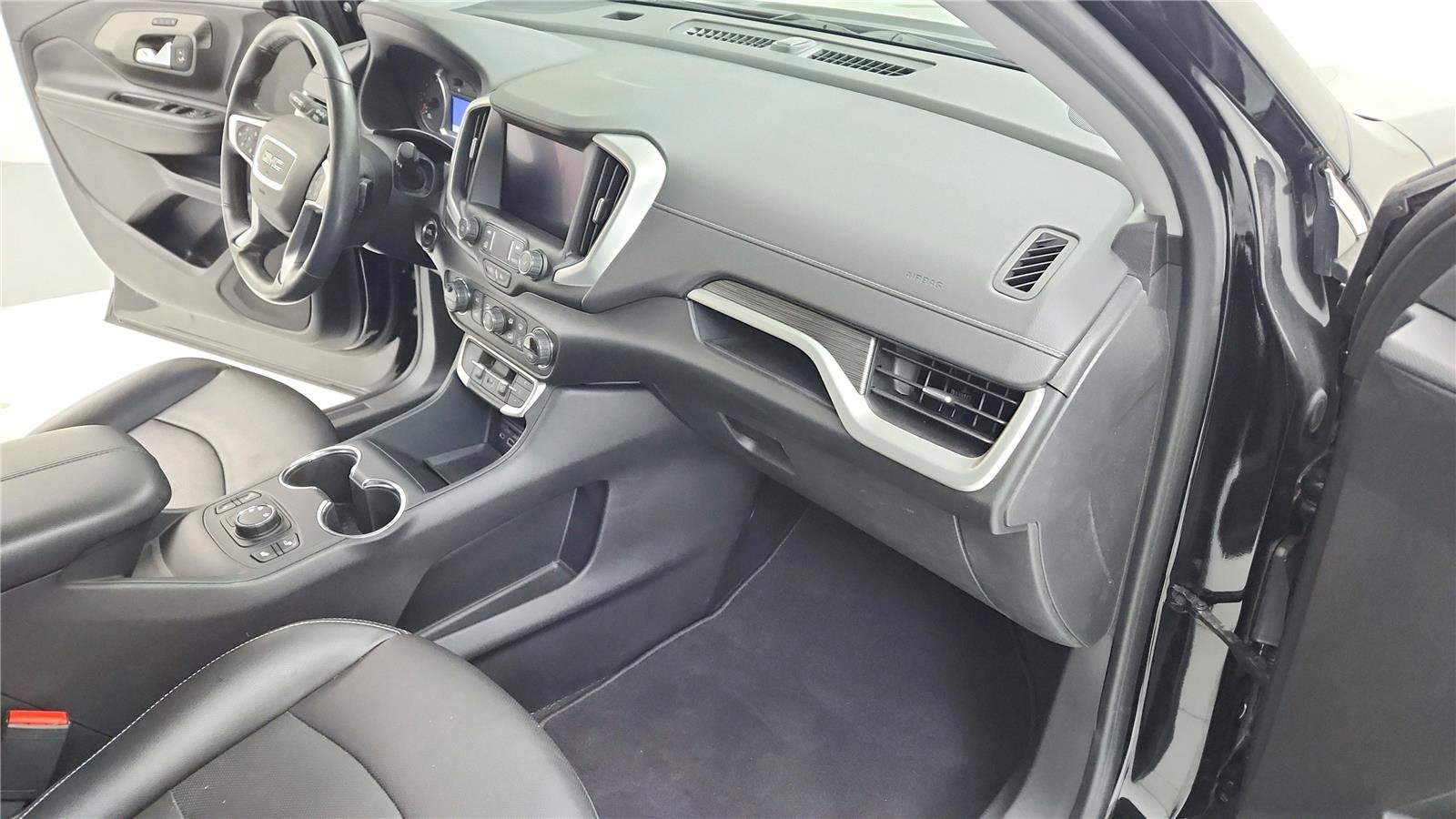 Used 2022 GMC Terrain SLT image 28