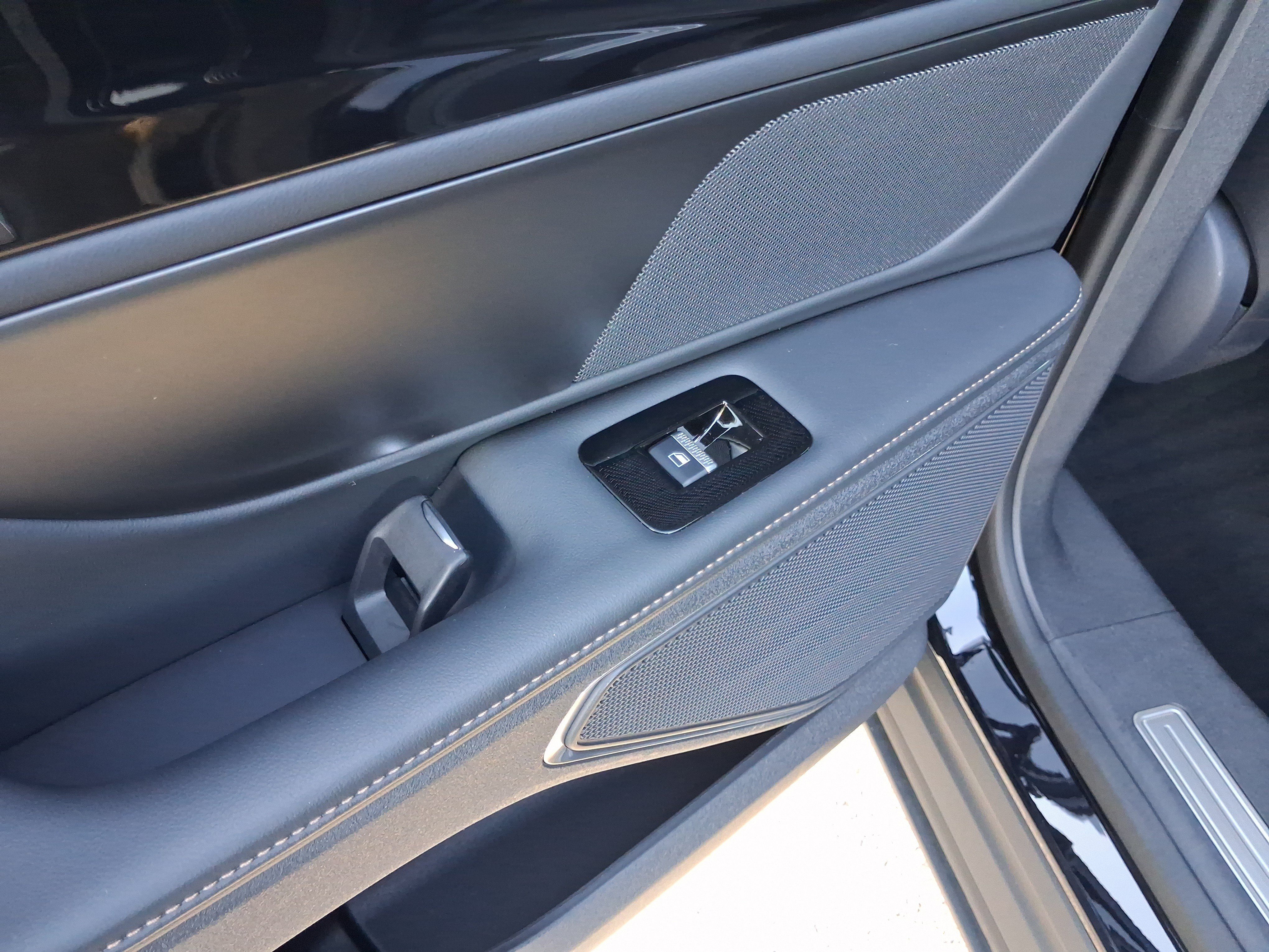 Certified 2024 Lincoln Nautilus Reserve w/ Jet Appearance Package (87T) AWD/4WD image 10