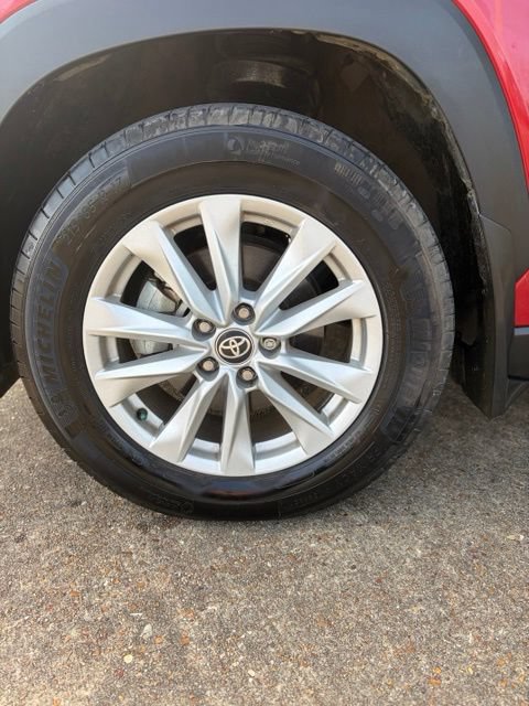 Used 2024 Toyota Corolla Cross LE FWD image 10