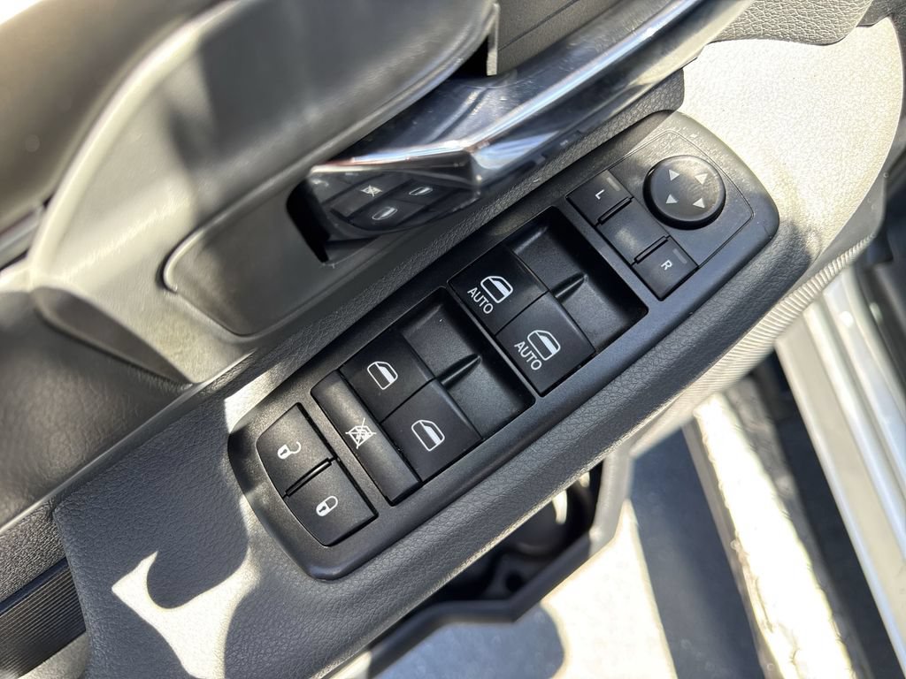 Used 2014 RAM 2500 SLT RWD image 15