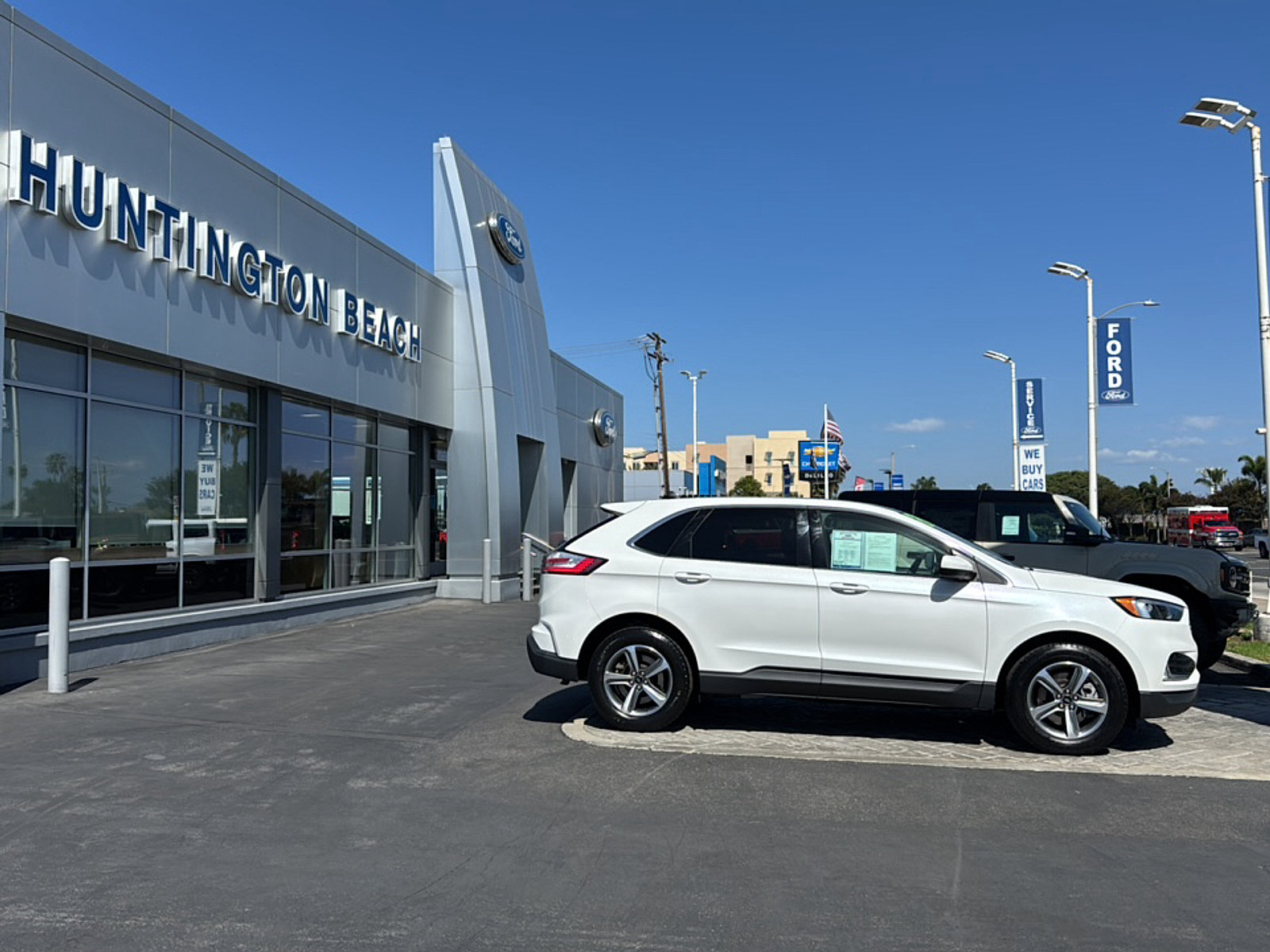 Used 2024 Ford Edge SEL w/ Convenience Package AWD/4WD image 3