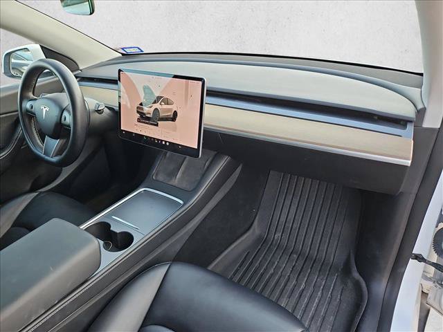 Used 2022 Tesla Model Y Long Range AWD/4WD image 24
