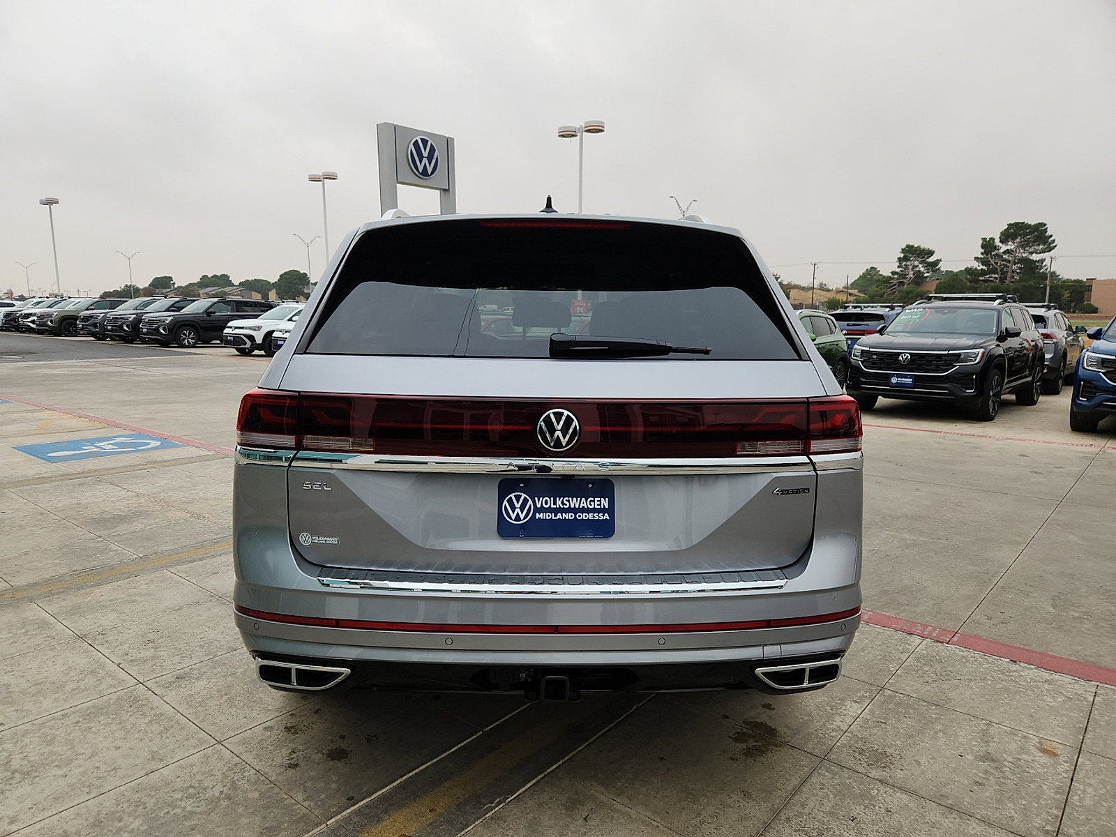 New 2026 Volkswagen Atlas SEL Premium R-Line image 6