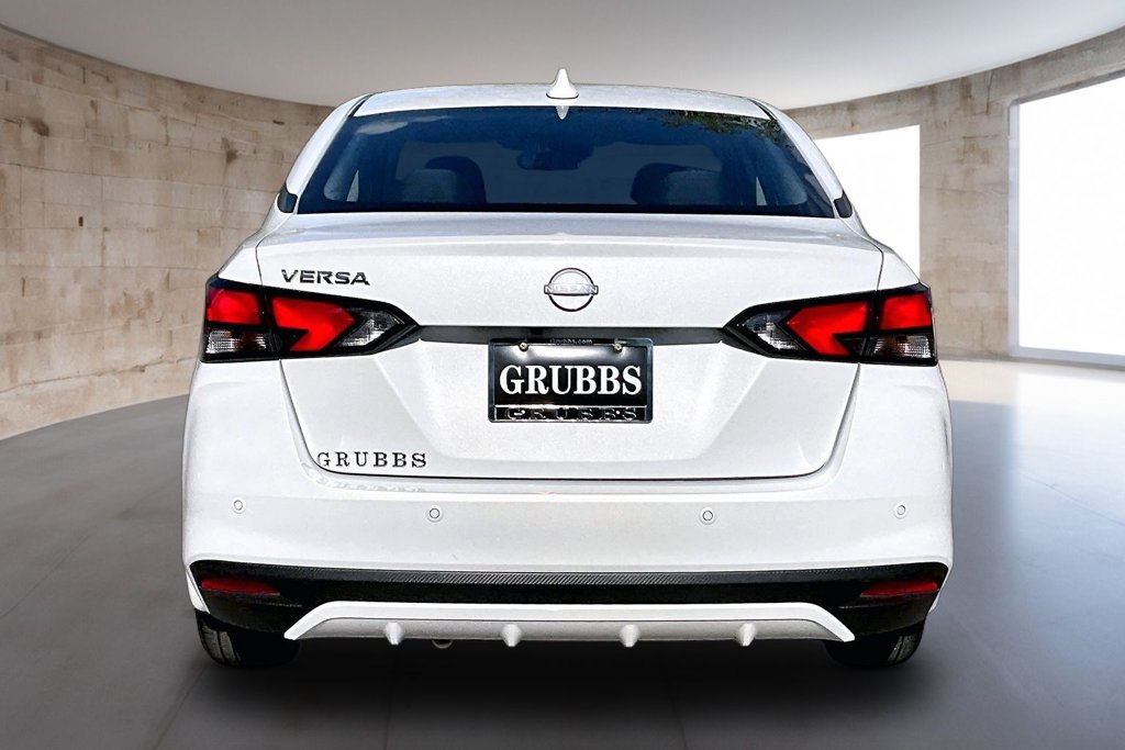Used 2025 Nissan Versa SV w/ Trunk Package FWD image 5
